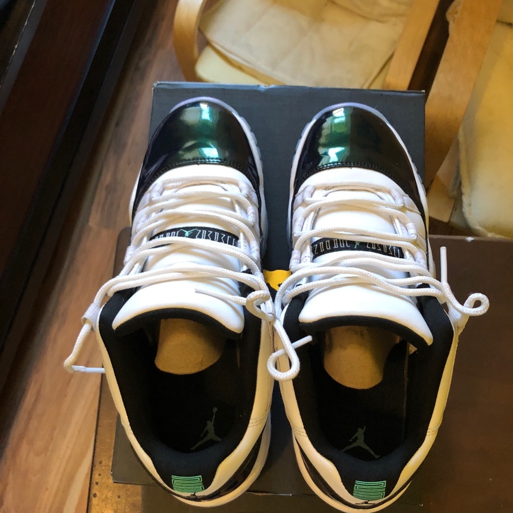 Jordan emerald low top 11s